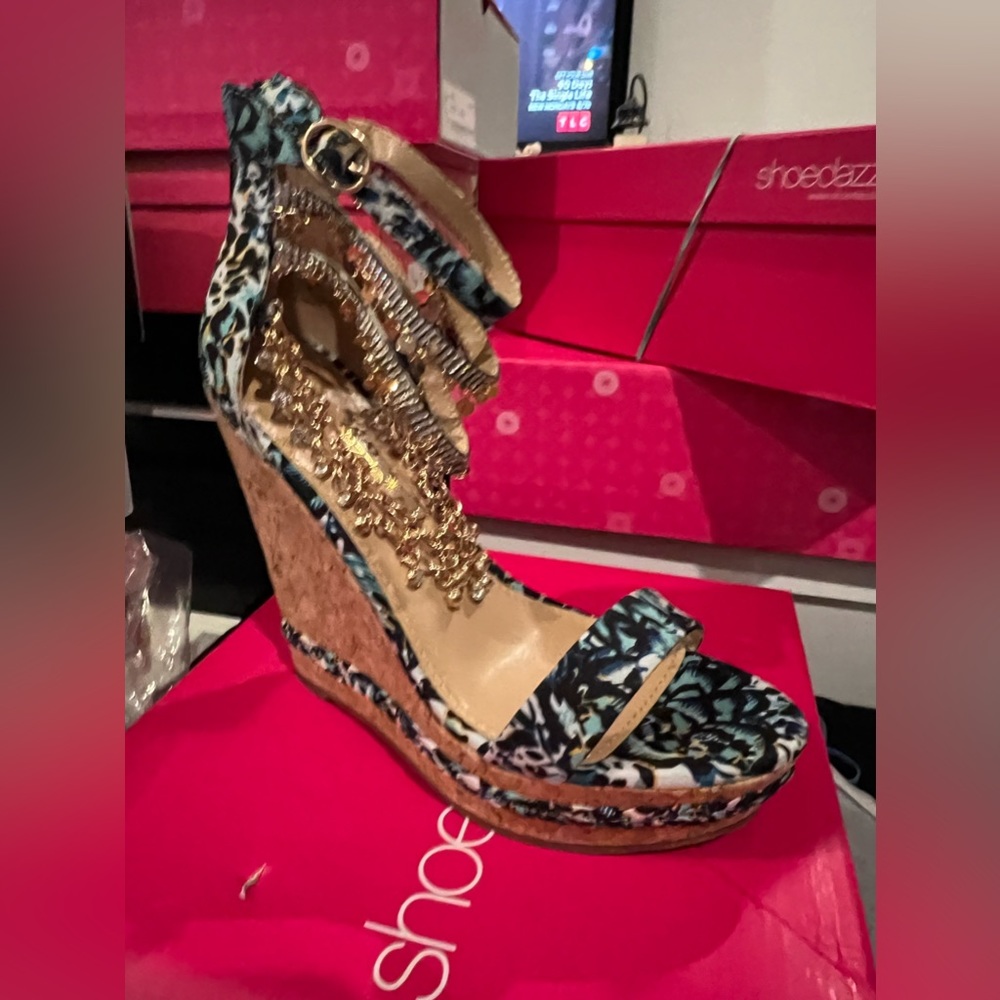 Showdazzle Pomline Abstract Blingy Wedges Size 6.5